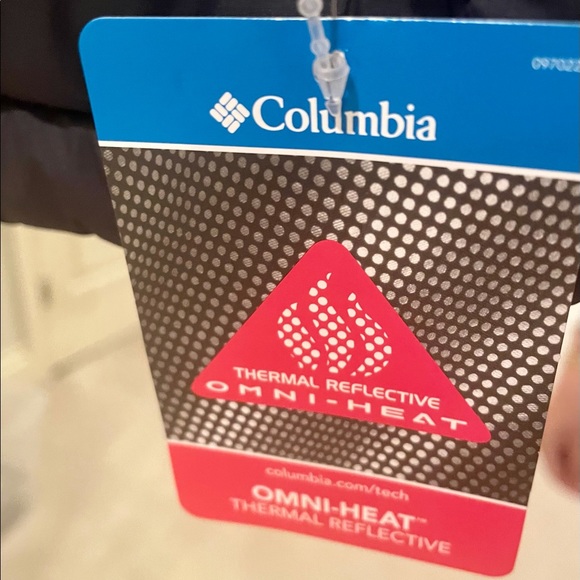 COPY - Big Boys Columbia Puffer Vest - Picture 6 of 6